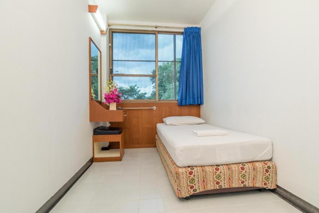 New Siam Guest House Bangkok Exterior photo