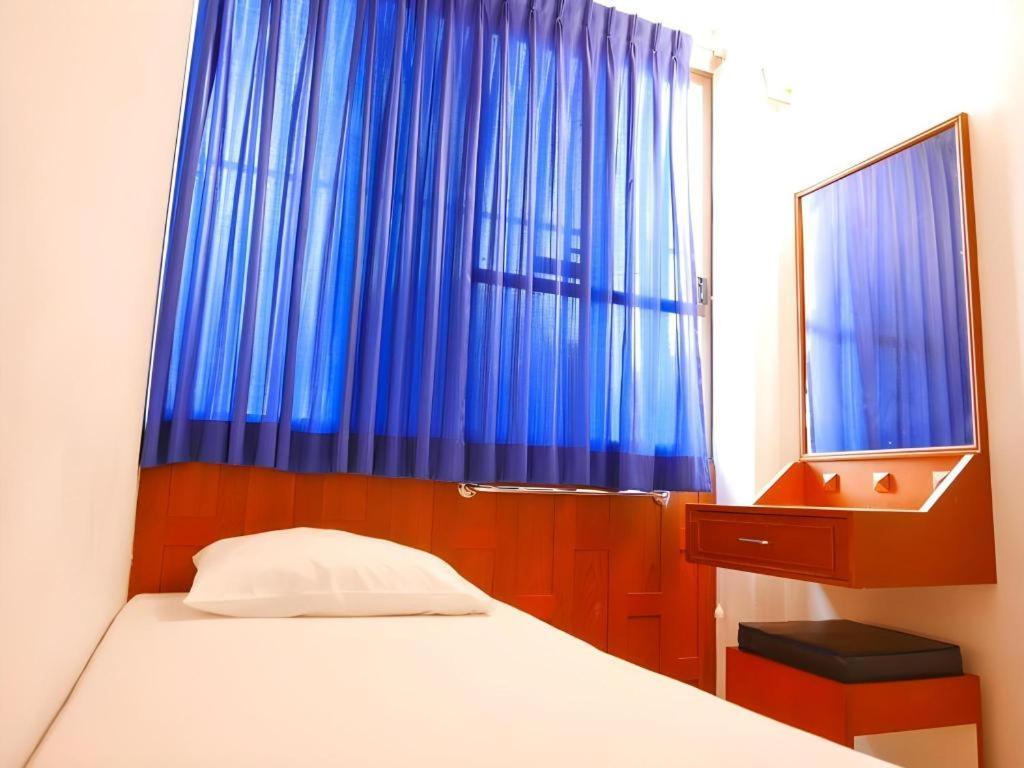 New Siam Guest House Bangkok Exterior photo