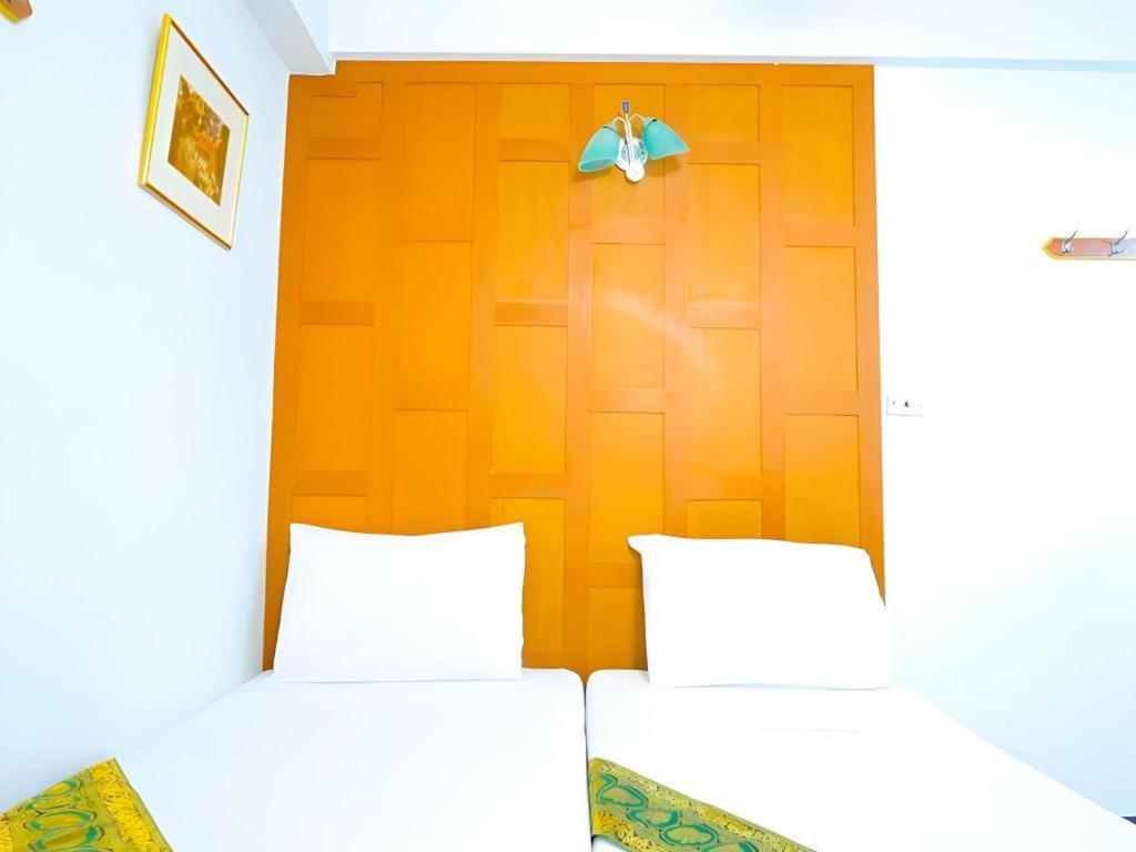 New Siam Guest House Bangkok Exterior photo