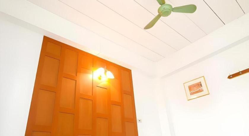 New Siam Guest House Bangkok Exterior photo