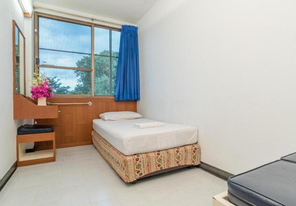 New Siam Guest House Bangkok Exterior photo