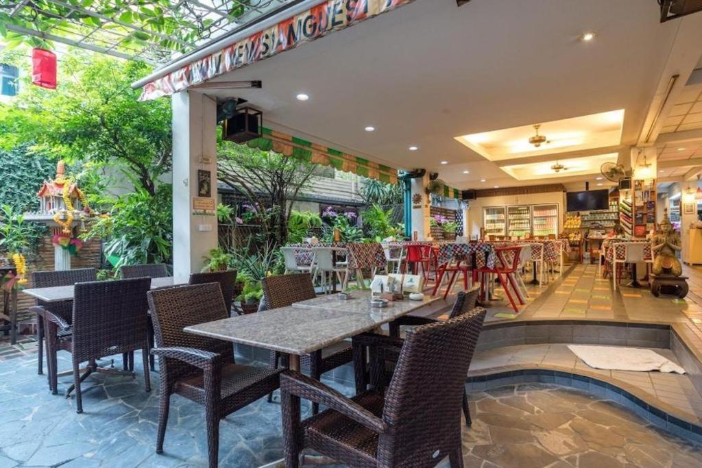 New Siam Guest House Bangkok Exterior photo